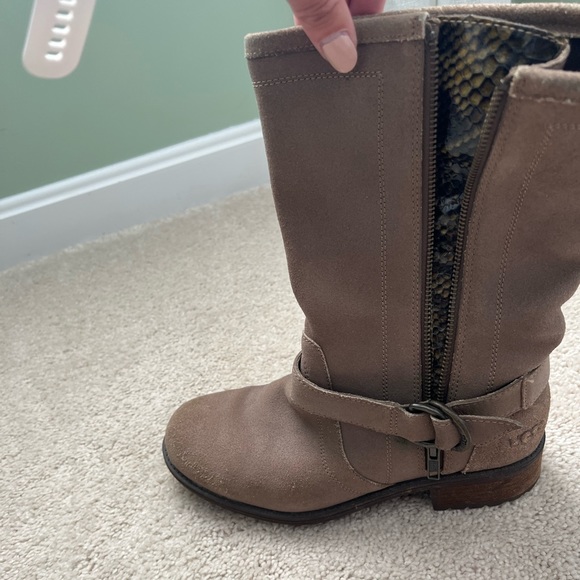 UGG boot - Picture 4 of 6